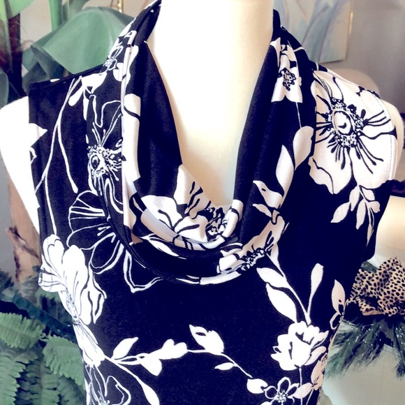 NWOT SZ M EXPRESSIONS DRESS BLACK and WHITE - Picture 2 of 6